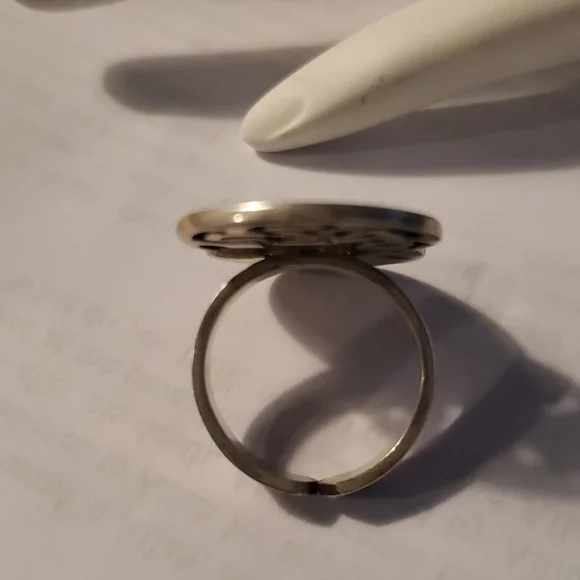 Handcrafted Egyptian Sterling Silver Mother of Pearl Ring - Picture 7 of 7